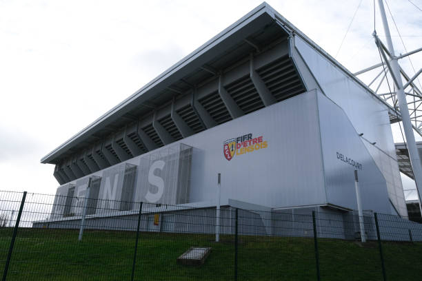 vista exterior del stade bollaert delelis - lens fotografías e imágenes de stock