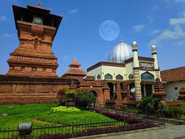 mosquée sacrée à kudus - al azhar photos et images de collection