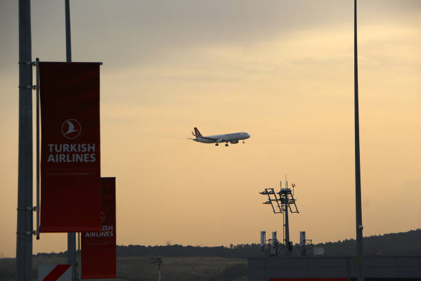 着陸機。イスタンブール, トルコ - air transport building ストックフォトと画像