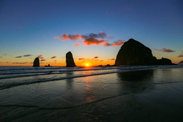 istock Sunset at Haystack Rock on the Oregon Coast 1391266997