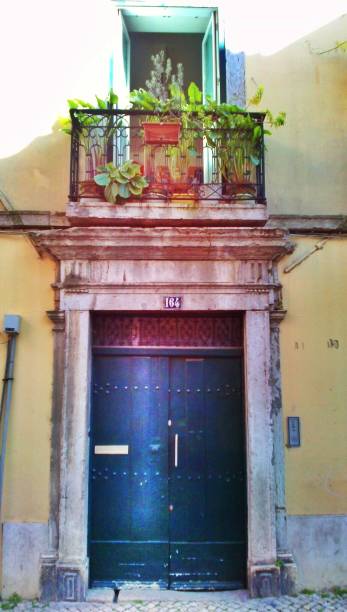 istock dirty grunge photo lisboa 1391292225