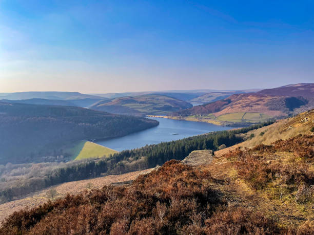 Vue du réservoir Ladybower depuis Bamford Edge, Peak District National Park, Derbyshire, Royaume-Uni - Photo