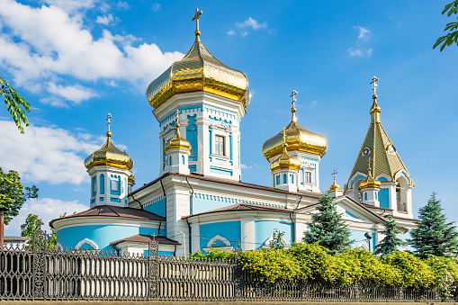 Chisinau Moldavia Monasterio de Ciuflea Cúpulas de cebolla photo