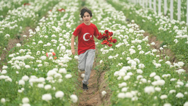 istock Schoolboy with Turkish Flag 1391317956