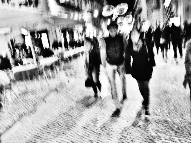 istock blur - people - grunge 1391350346