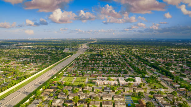 istock Wide freeway surrounded by buildings in Miami 1391364777