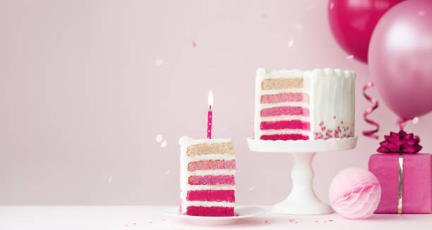 pastel de cumpleaños ombre rosa con globos - ombré fotos fotografías e imágenes de stock
