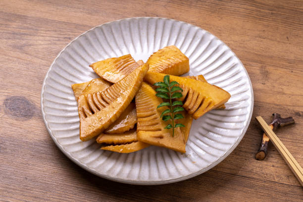 stir-fried bamboo shoots with butter - bamboo shoot imagens e fotografias de stock