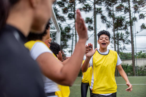 istock Players greeting before the game 1391495360