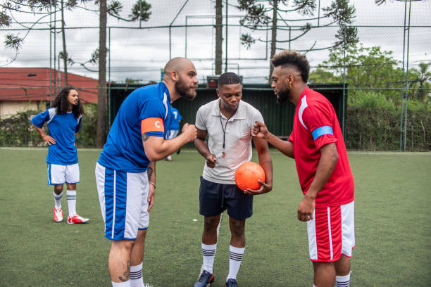 istock Players deciding on the football match 1391525718