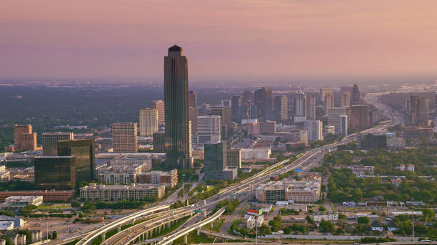 istock Williams Tower in Uptown Houston 1391573027