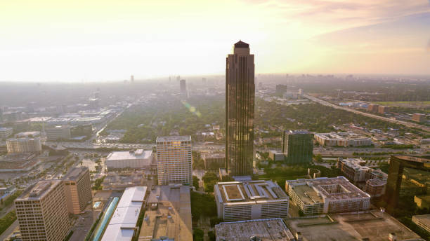 istock Williams tower in city 1391573028