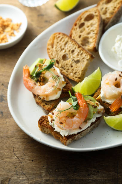 istock Roasted shrimps on toast 1391582903