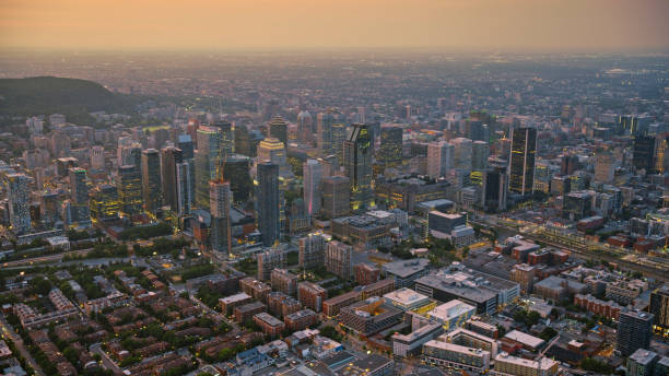 istock Skyline of downtown Montreal 1391583371