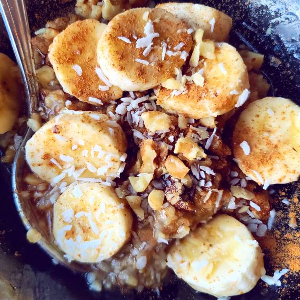 Steel Cut Oat Breakfas with Toppings