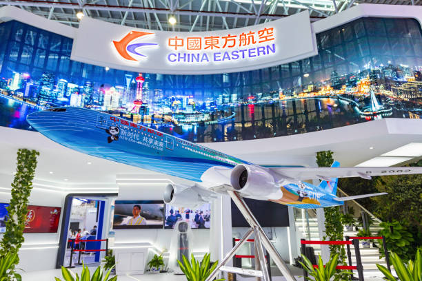 model samolotu china eastern airlines na pokazie lotniczym w zhuhai - china eastern airlines zdjęcia i obrazy z banku zdjęć