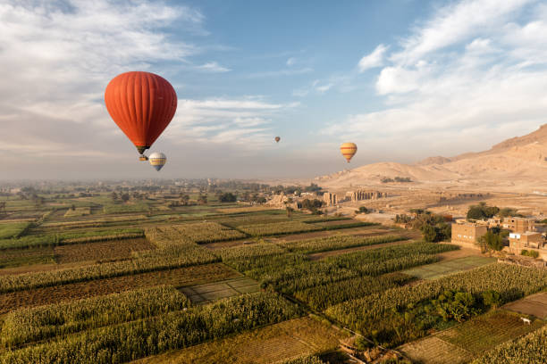 istock Hot air balloon ride 1391736920