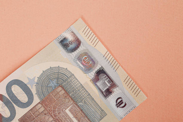istock Euro Banknote Cash 1391801548