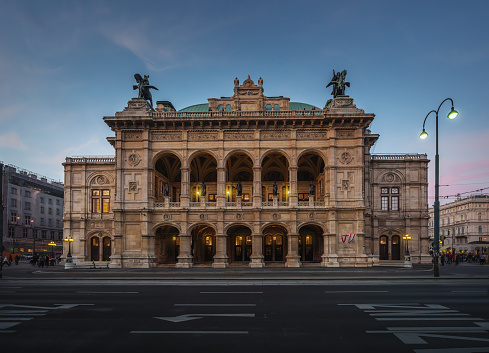 Vienna State Opera (Wiener Staatsoper) at sunset - Vienna, Austria