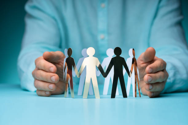 istock Helping Hand Support Paper Employee Business 1391821320