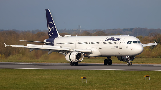 Manchester Airport, United Kingdom - 11 April 2022: Lufthansa Airbus A321 (D-AISJ) arriving from Frankfurt, Germany.