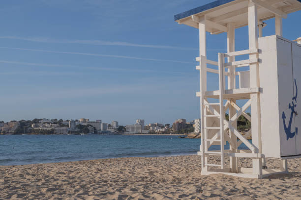 istock Life guard's lookout tower at a beach 1391831169