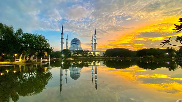 istock Beautiful Morning at Blue Mosque 1391873396
