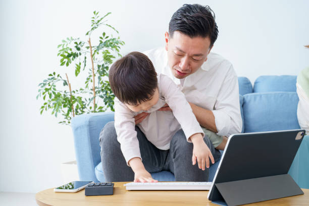 istock A child who disturbs his father 1392013056
