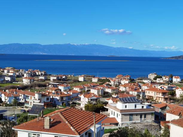 istock The sea shore from afar in Izmir 1392018188