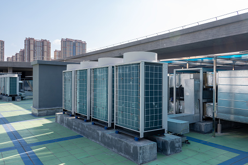 Central air conditioning and ventilation system of office building