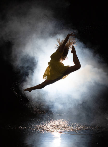 istock Silhouette of a Dancer 1392036547