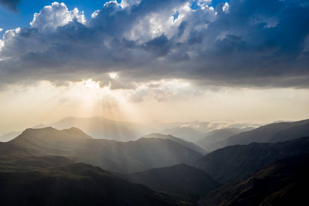Mounntains and Cloud in sunset