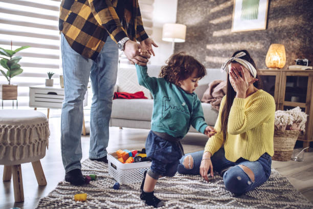 istock couple fighting in front of child 1392174921