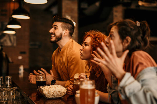 istock Hangout and watching a game in bar 1392177219