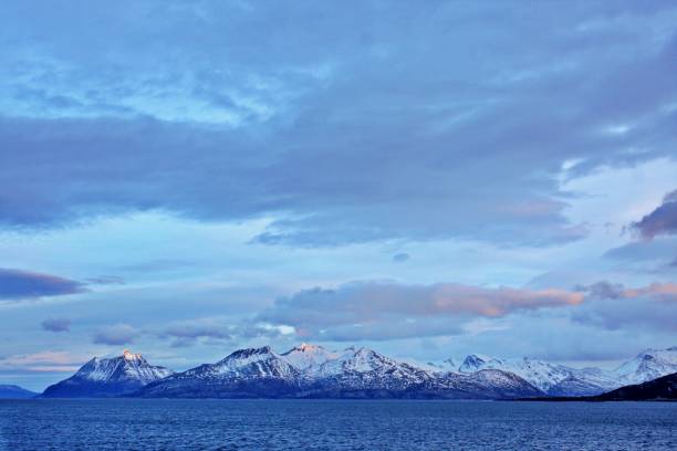 istock cruising through the polar sea in winter 1392181701