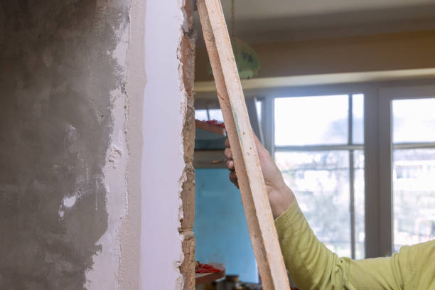 istock Dismantled old interior doors on apartment renovation 1392188771
