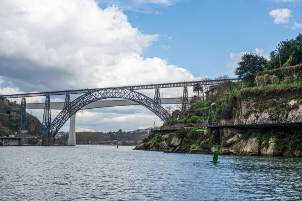 istock Maria Pia Bridge in Porto 1392198354
