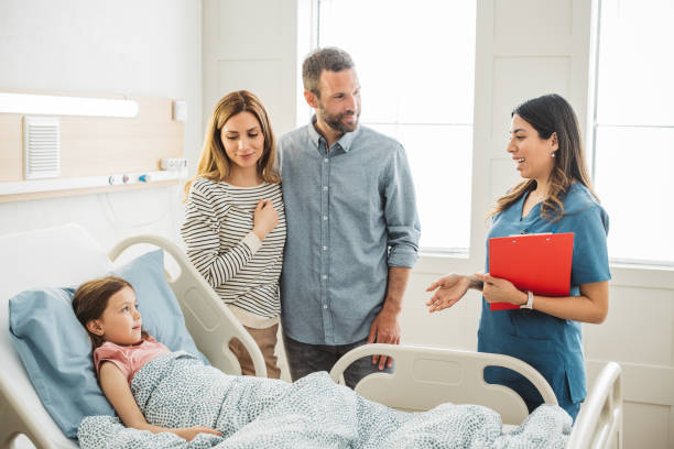 istock Family in hospital 1392201694