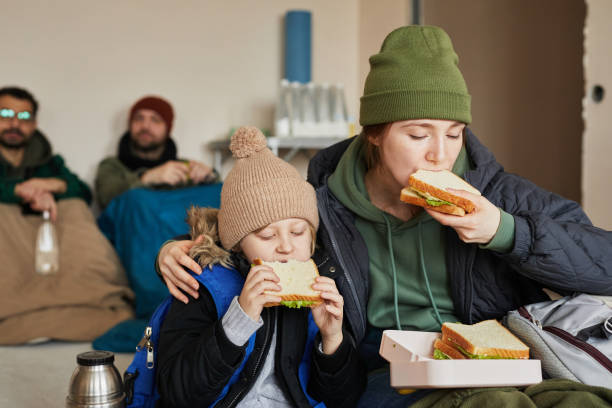istock Food in Refugee Shelter 1392201923