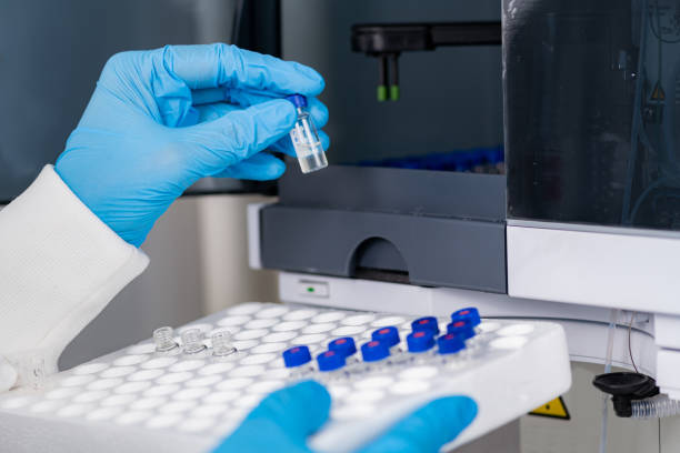 investigación en cromatografía líquida - hplc fotografías e imágenes de stock