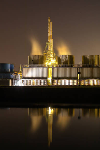 istock Chemical industry at night 1392315473