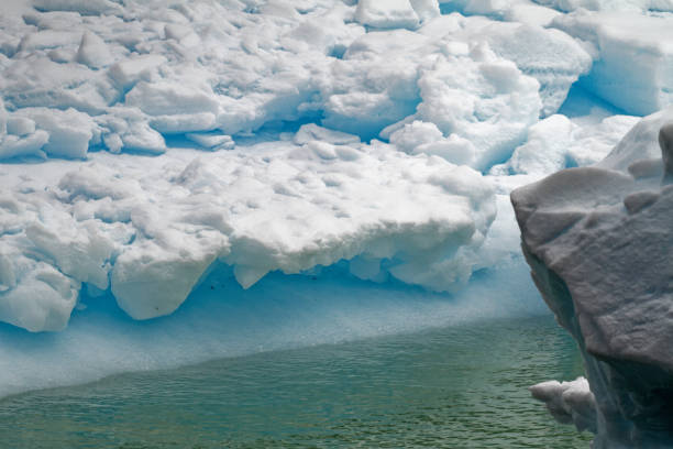 istock Antarctica - Pieces Of Floating Ice - Global Warming 1392316779