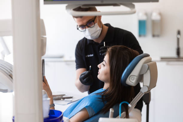 istock Choosing a shade of dental veneers 1392326602
