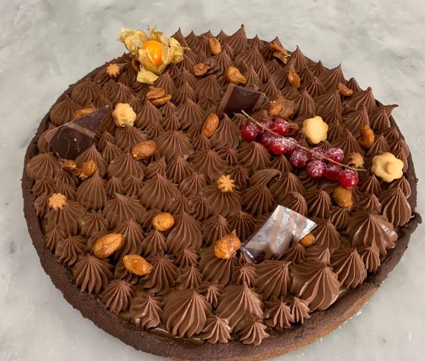 istock Peanut caramel chocolate tart 1392349451