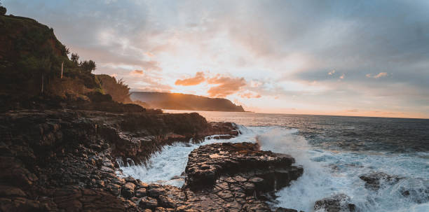 istock Queen's Bath on Kauai Island 1392359524