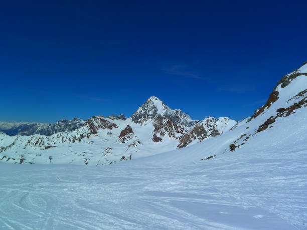 istock Italian alps with snow 1392373817