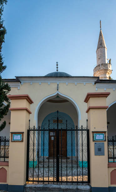 moschea a trebinje, bosnia-erzegovina - trebinje foto e immagini stock