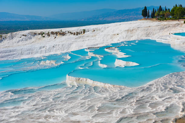 travertin naturel piscines et terrasses à pamukkale, turquie. - hierapolis photos et images de collection