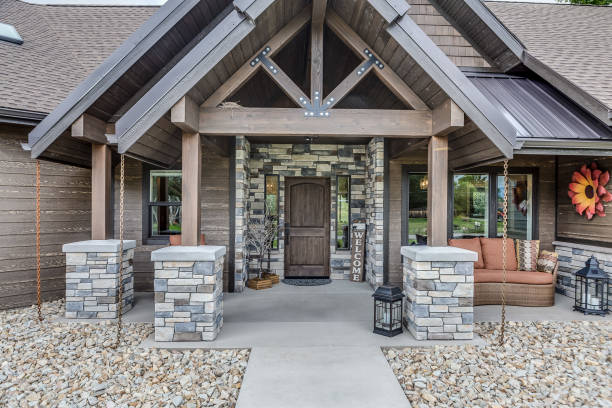 istock Lovely architecture of inviting front porch 1392462044