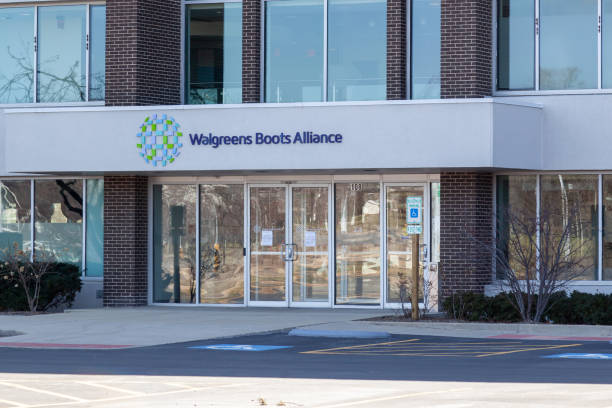 The entrance to Walgreens Boots Alliance headquarters in Deerfield, Illinois, USA. Deerfield, Illinois, USA - March 27, 2022: The entrance to Walgreens Boots Alliance headquarters in Deerfield, Illinois, USA. Walgreens Boots Alliance is an Anglo-Swiss-American holding company. walgreens stock pictures, royalty-free photos & images